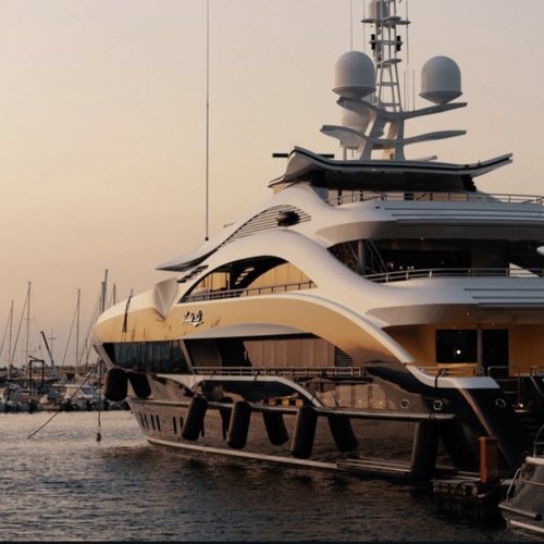Yacht au port, Luxury Club